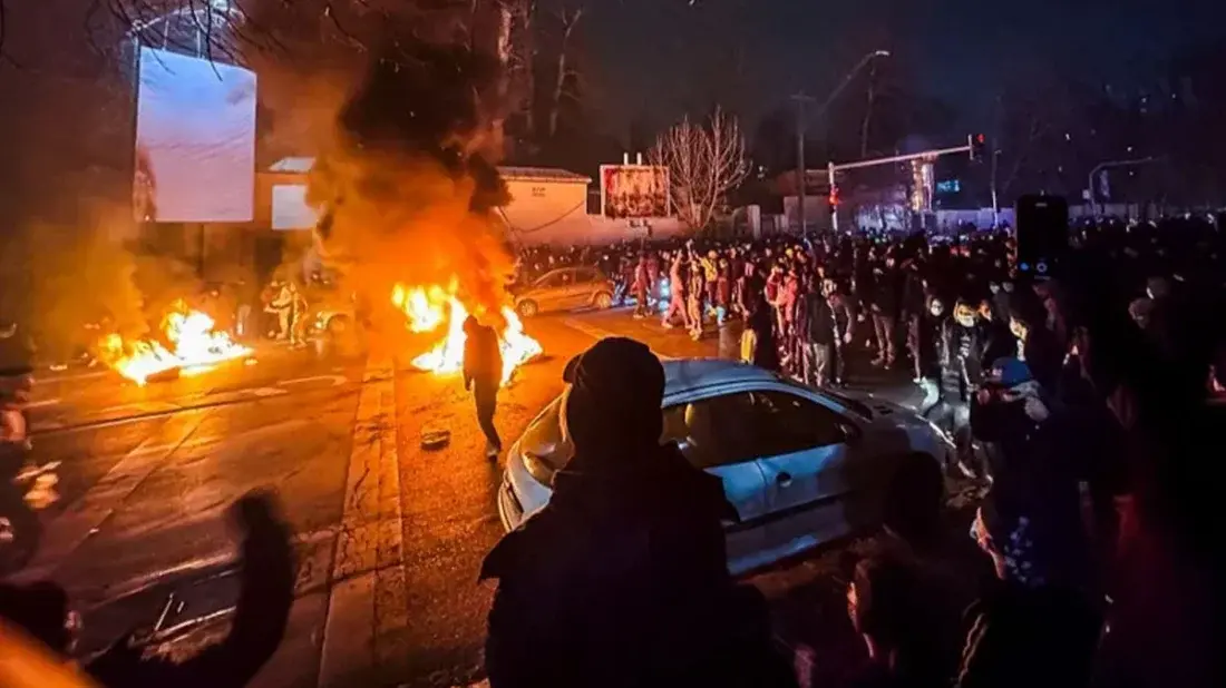 ইরানে নিহতের সংখ্যা বেড়ে ৫৩৮: হামলা হলে ইসরায়েল ও মার্কিন ঘাঁটি গুঁড়িয়ে দেওয়ার হুমকি তেহরানের!