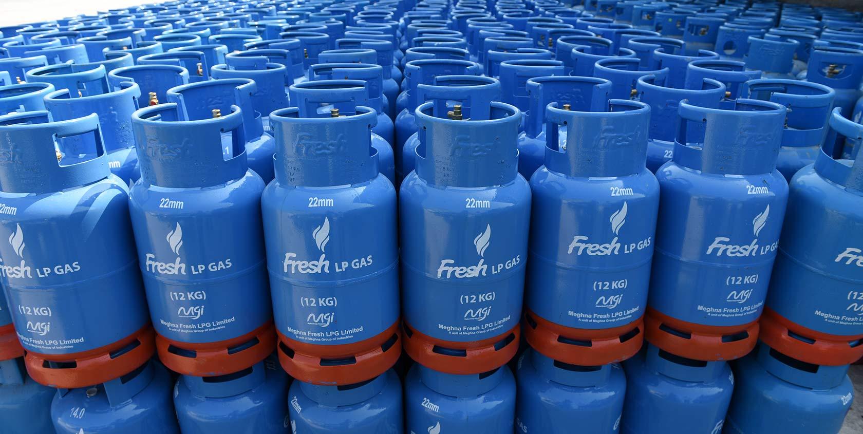 কাল থেকে মিলবে না এলপি গ্যাস: সারা দেশে অনির্দিষ্টকালের ধর্মঘটের ডাক!