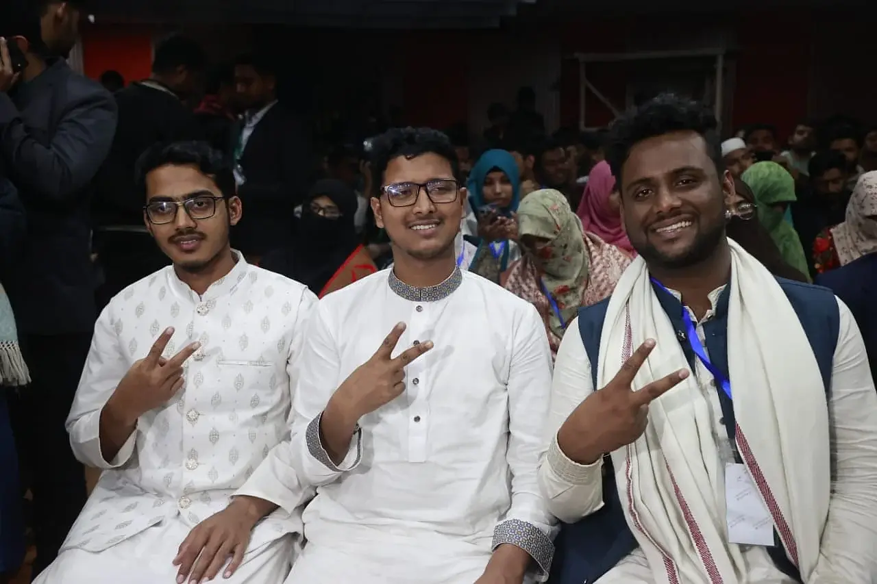 জকসুতে ‘অদম্য জবিয়ান’র জয়জয়কার: ভিপি-জিএসসহ ১৬ পদে শিবিরের বাজিমাত!