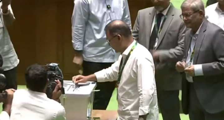 সংসদে রাষ্ট্রপতি নির্বাচন: ভোট দিলেন প্রধানমন্ত্রীসহ শীর্ষ নেতারা