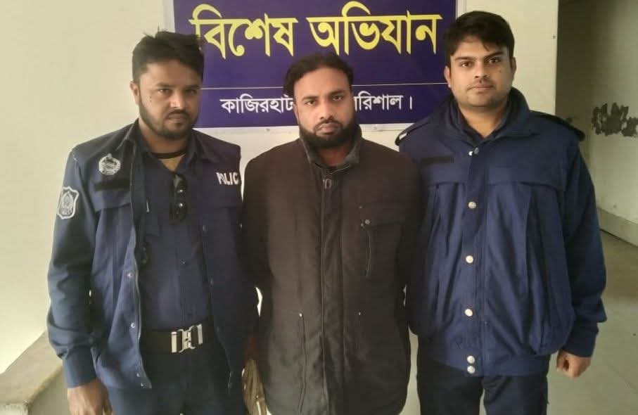 বরিশালে ‘ডেভিল হান্ট’ অপারেশনে বড় শিকার: ইয়াবা ও জুয়ার আসর থেকে আটক স্বেচ্ছাসেবক লীগ নেতা মিলন!